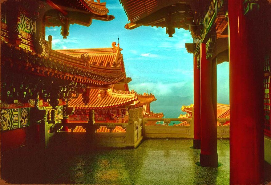 1973-13-065  -  The Wenwu Temple -  Mist over the Sun Moon Lake in the background -
