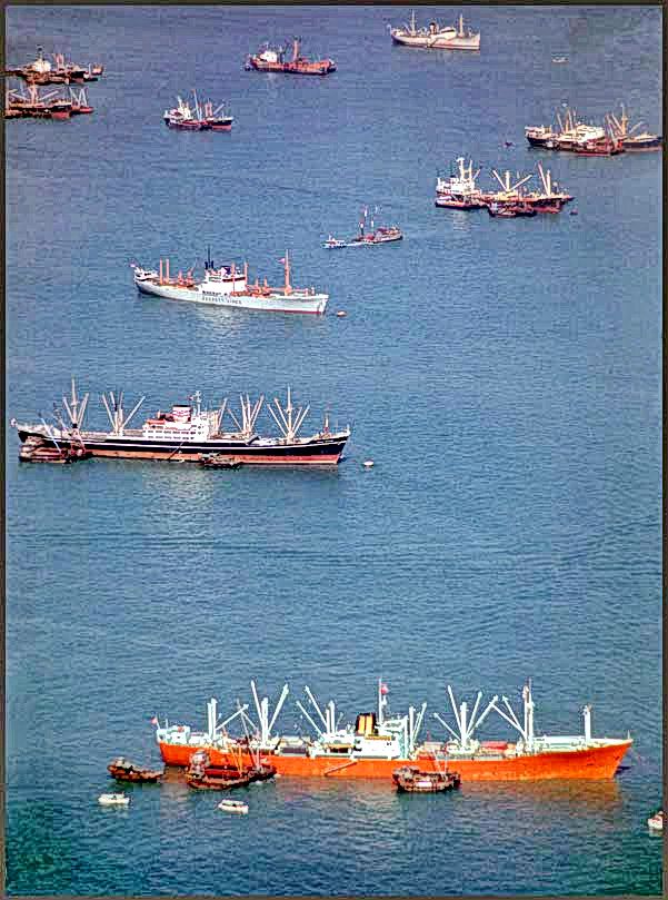 1973-18-078  -   Victoria Harbour, - Hong Kong in 1973. -   (Photo- and copyright:  Karsten Petersen)